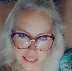 Meet your Posher, Paula